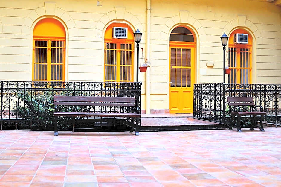 Centrooms House