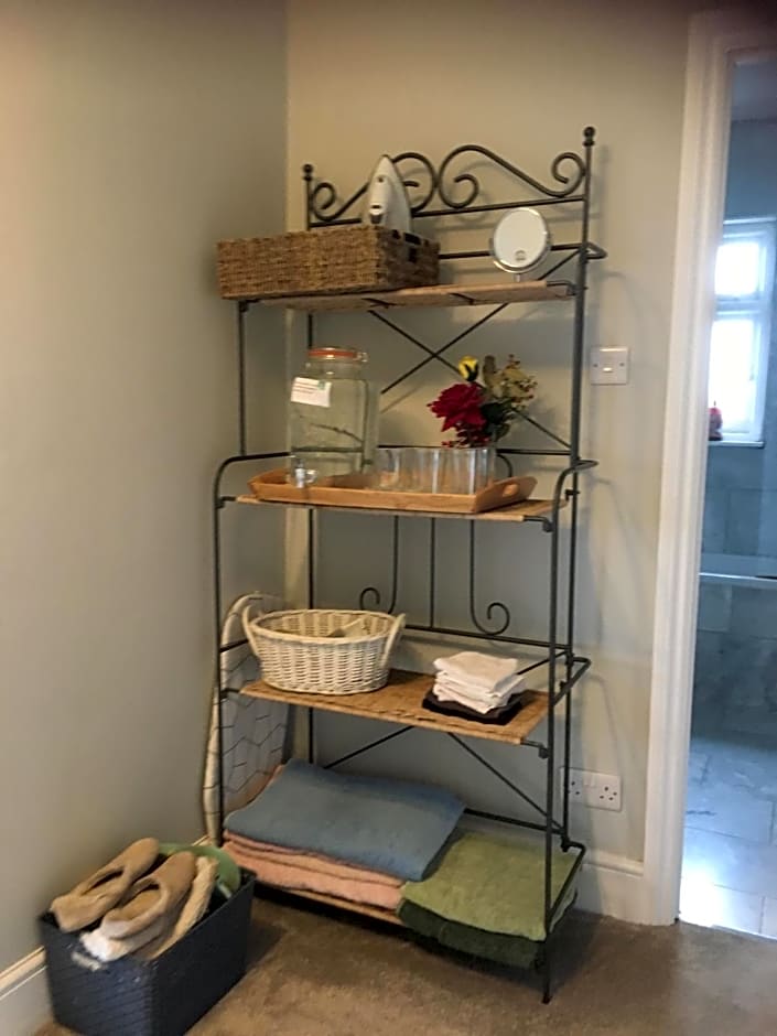 Rie's Retreat - The Emerald room