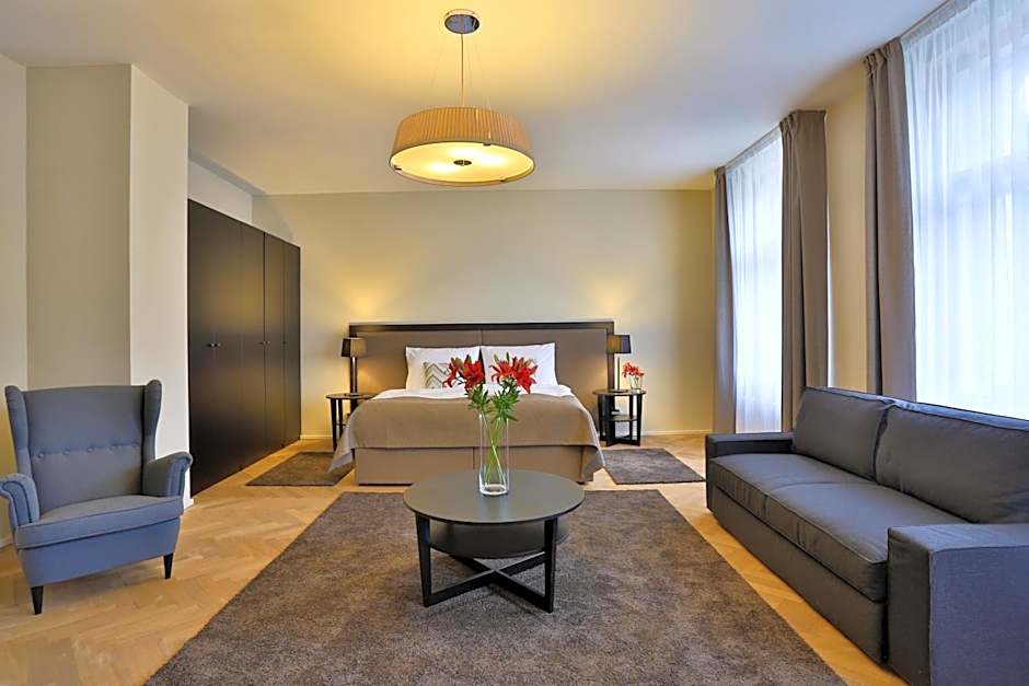 James Hotel & Apartments