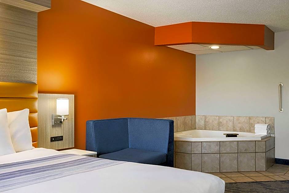 AmericInn by Wyndham Inver Grove Heights Minneapolis