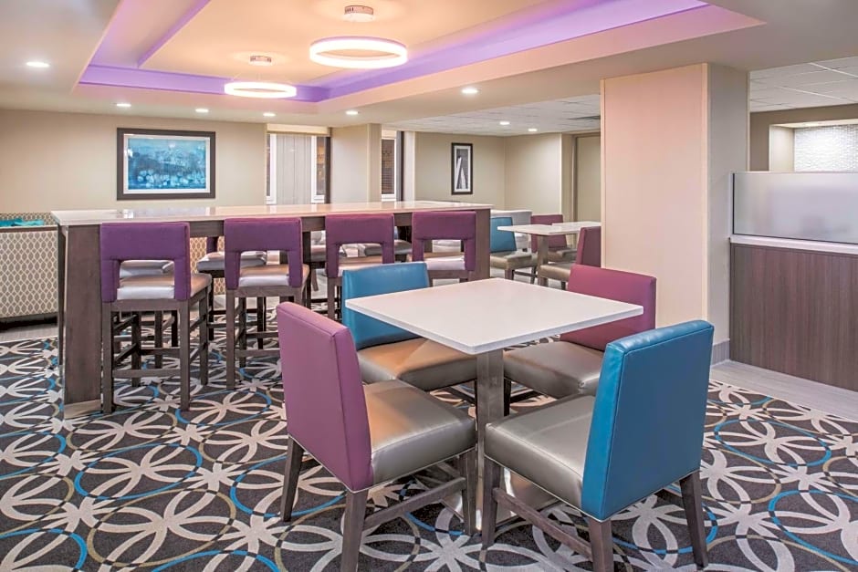 La Quinta Inn & Suites by Wyndham Festus - St. Louis South