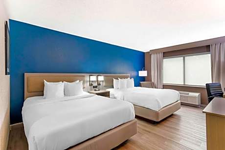 Queen Room with Two Queen Beds - Non-Smoking