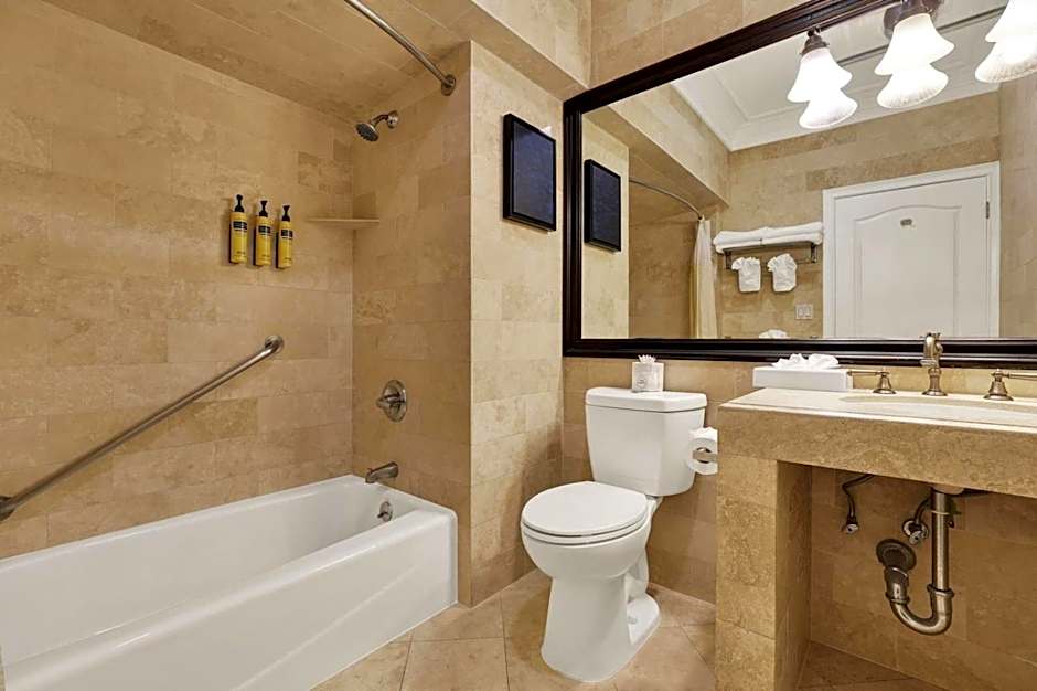 Best Western Plus Sunset Plaza Hotel