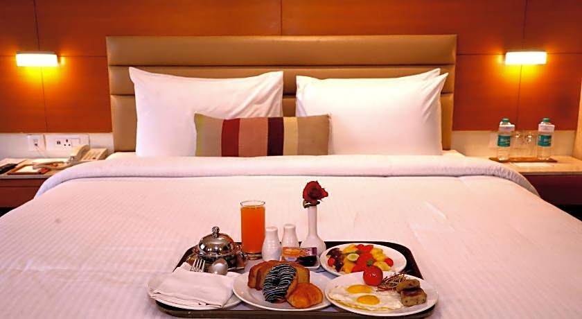 Nataraj Sarovar Portico