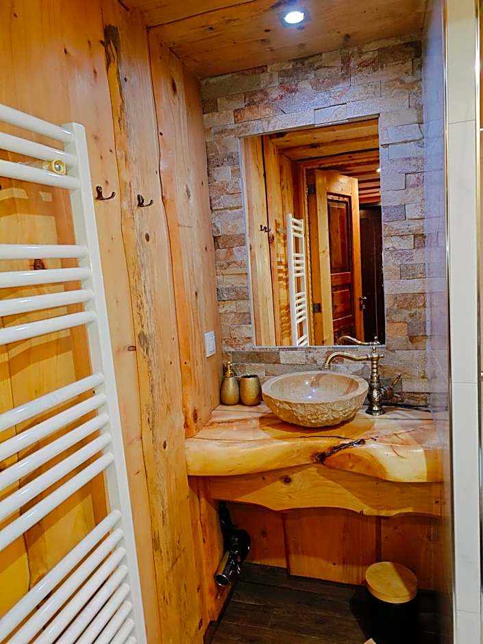 DOMEK NA GÓRACH z GORĄCĄ BALIĄ