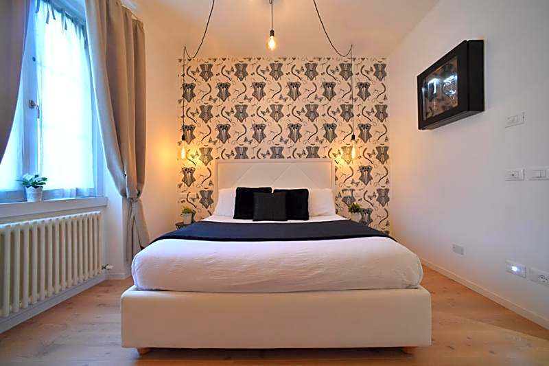 Lainez Rooms & Suites