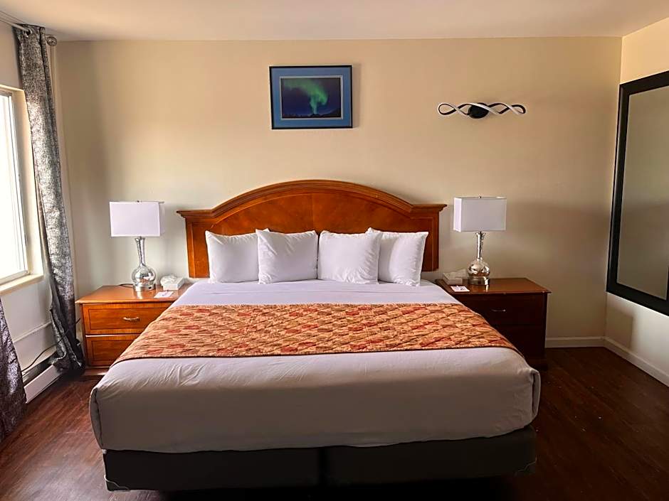 Photo 1 of 7 of 1 King Bed