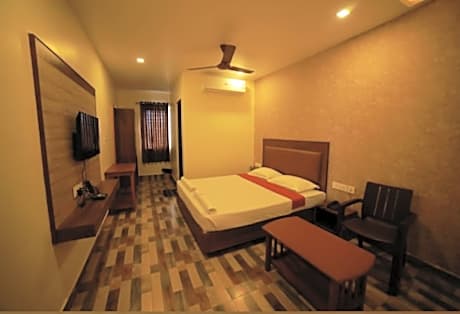 Hotel Sri Gowri Shankar Boarding & Lodging 