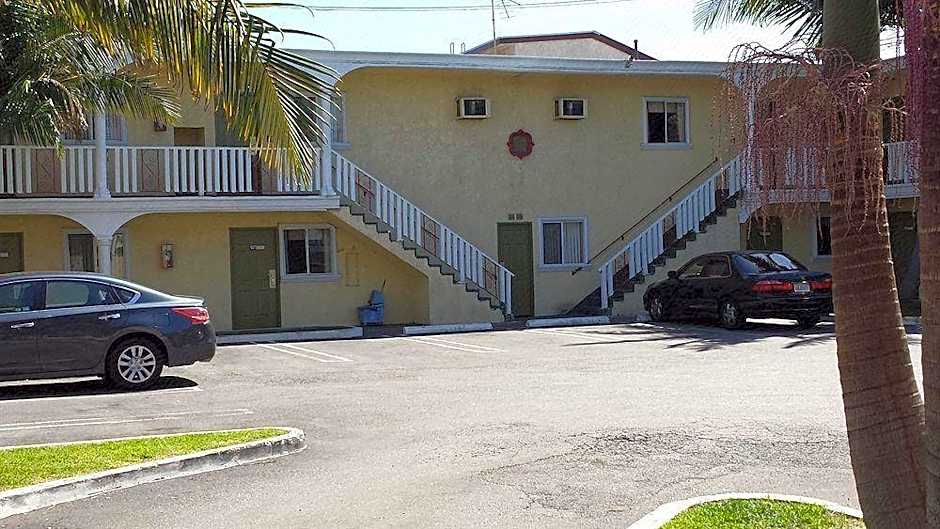 Paradise Inn & Suites