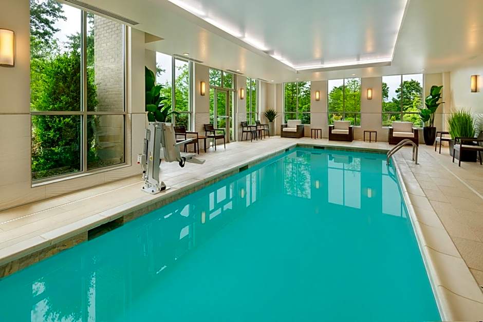 Courtyard by Marriott Atlanta Alpharetta/Avalon Area