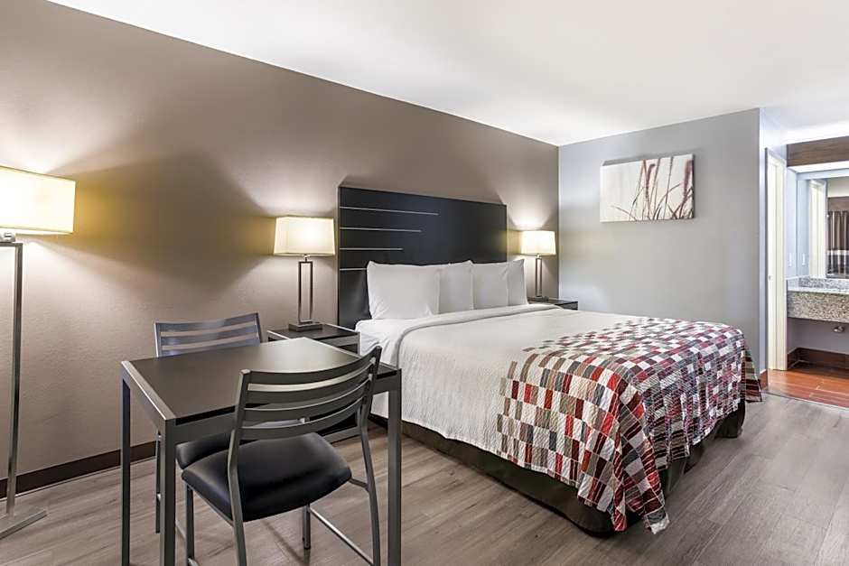 Red Roof Inn & Suites Athens, AL