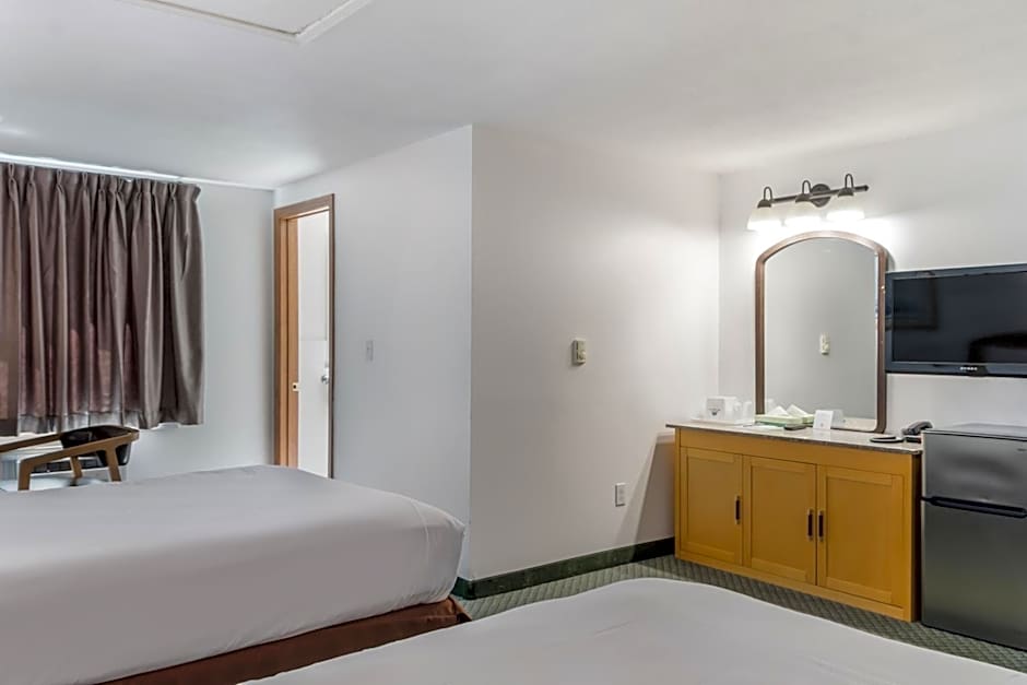 America's Best Value Inn & Suites/Hyannis