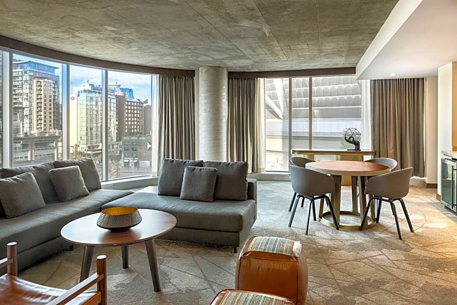 the DOUGLAS, Autograph Collection by Marriott