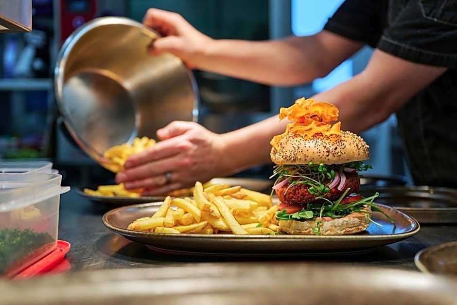 Berggasthaus Eggberge - Boutique Mountain Hotel - Access via Cablecar