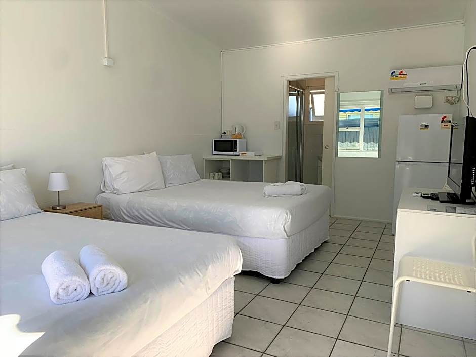 Aqua Blue Motel