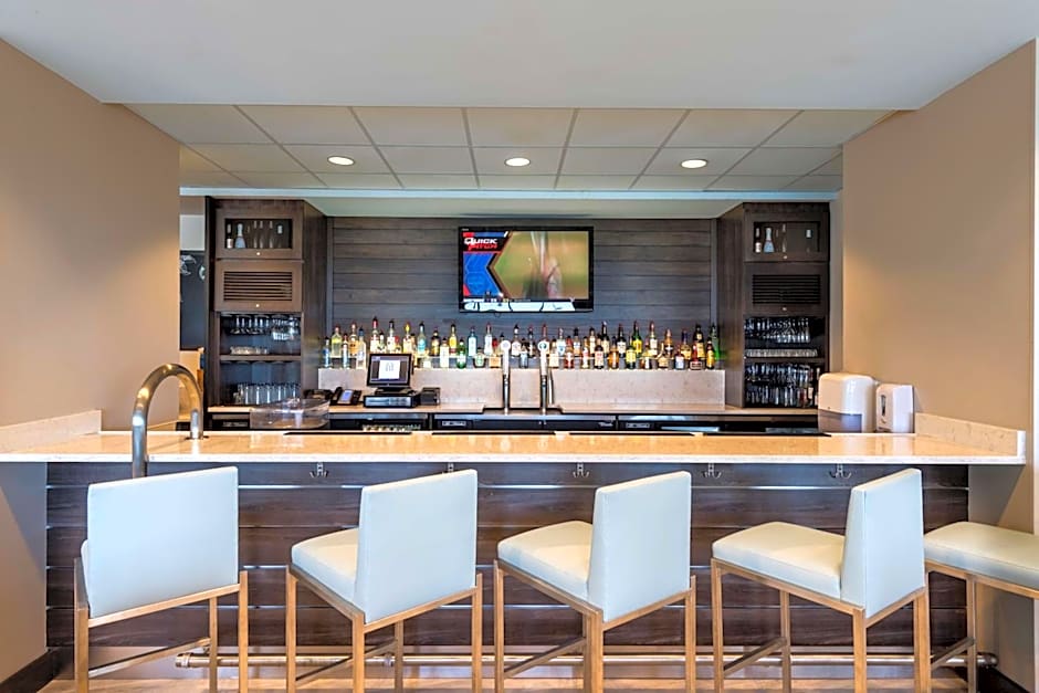 Island House Hotel Orange Beach - a DoubleTree by Hilton