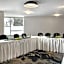 Holiday Inn Oakville Centre By IHG