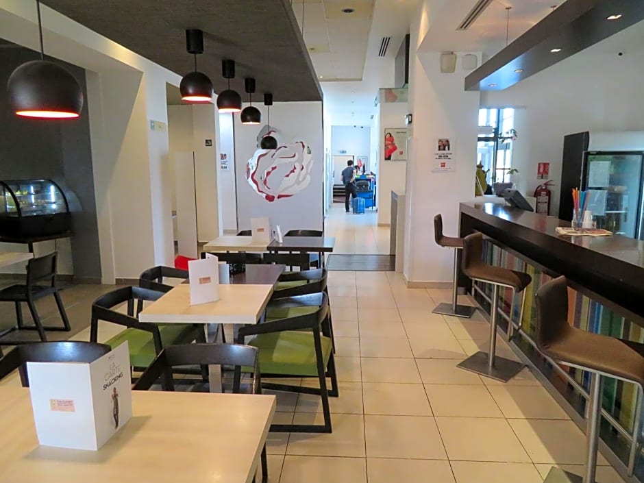 Ibis Oran Les Falaises