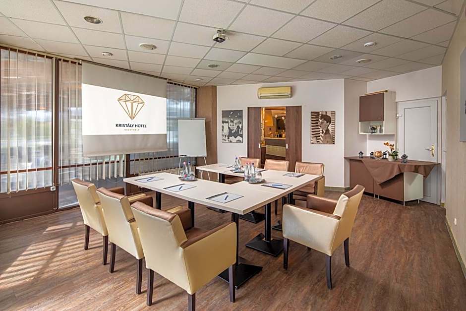 Kristály Hotel