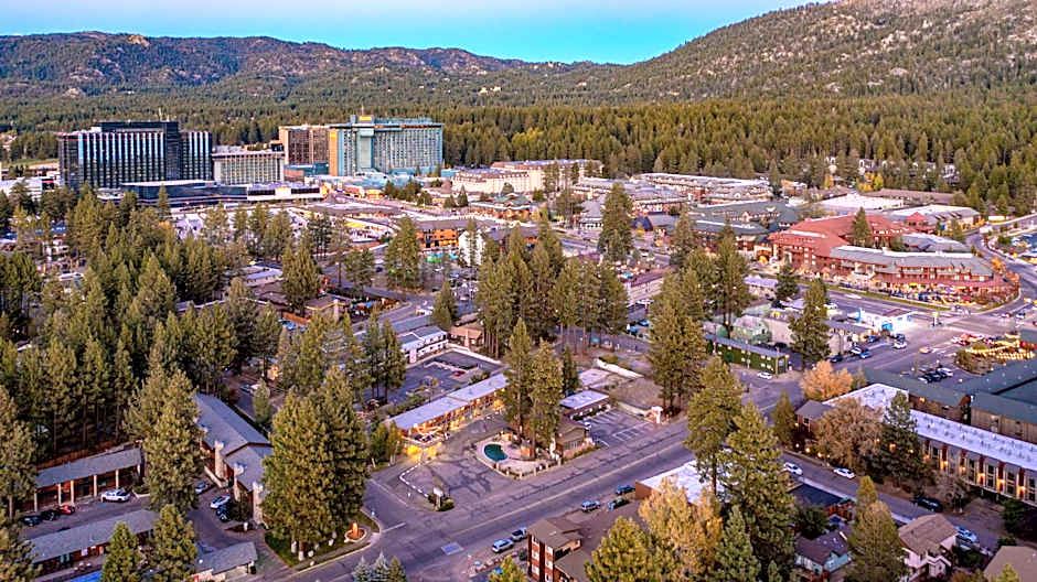 Moose and Maple Lodge