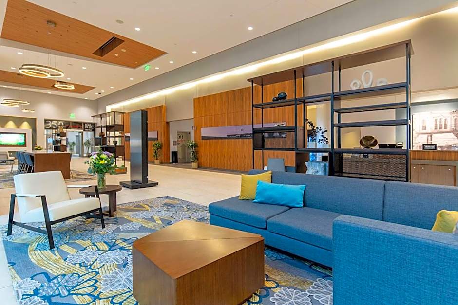 DoubleTree By Hilton Cedar Rapids Convention Complex
