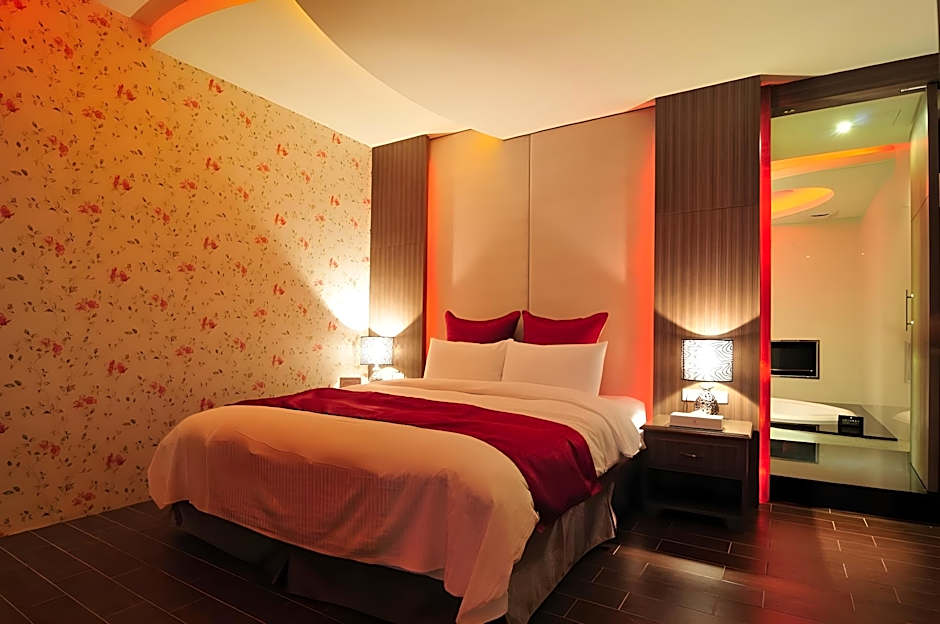 One Plus One Hotel