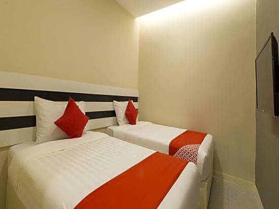 SUPER OYO 1145 Lea Guest House & Cafe