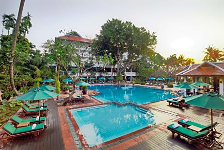 Anantara Bangkok Riverside Resort And Spa