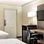 La Quinta Inn & Suites by Wyndham San Antonio Lackland