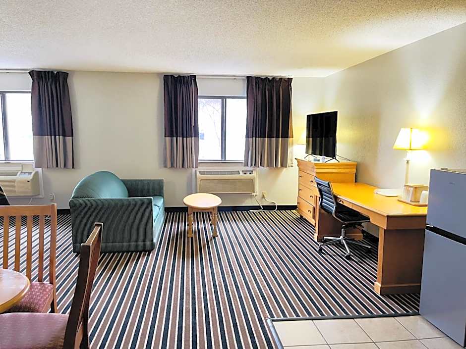 Super 8 by Wyndham Shakopee