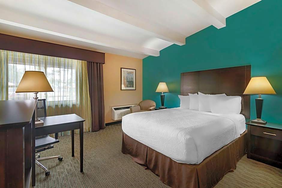 Best Western Plus Plattsburgh