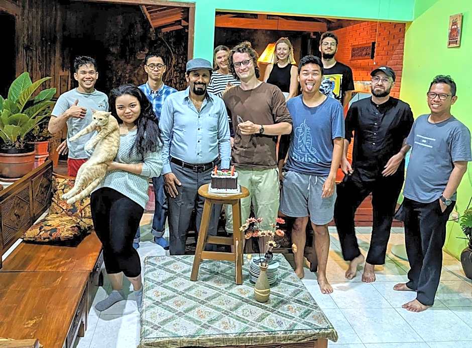 Sleepy Raccoon Hostel