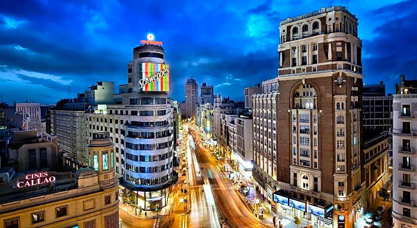 GRAN VIA VALVERDE Apartaments & ROOMS PARKING