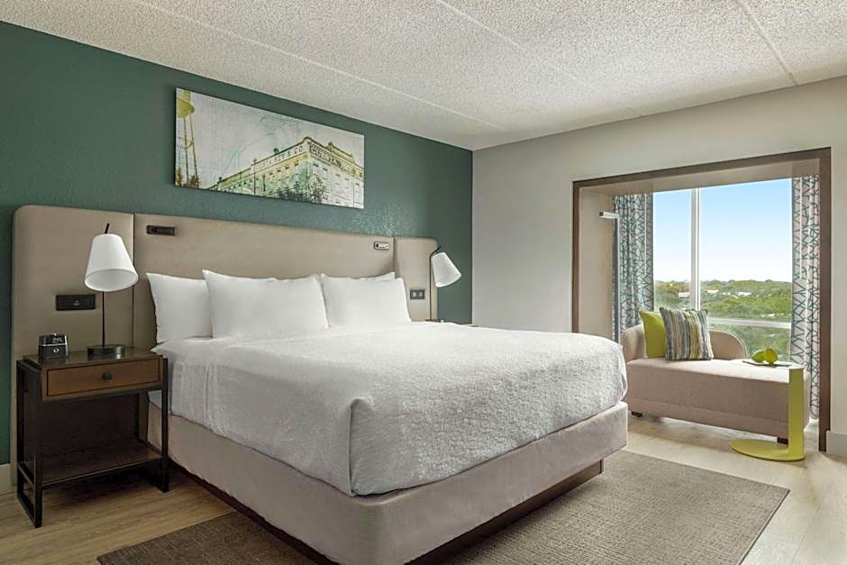 Hotel Alba Tampa, Tapestry Collection By Hilton