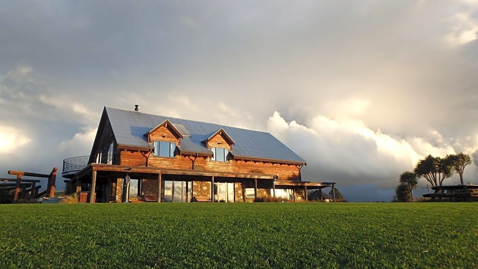 Tree House Lodge Bed & Breakfast