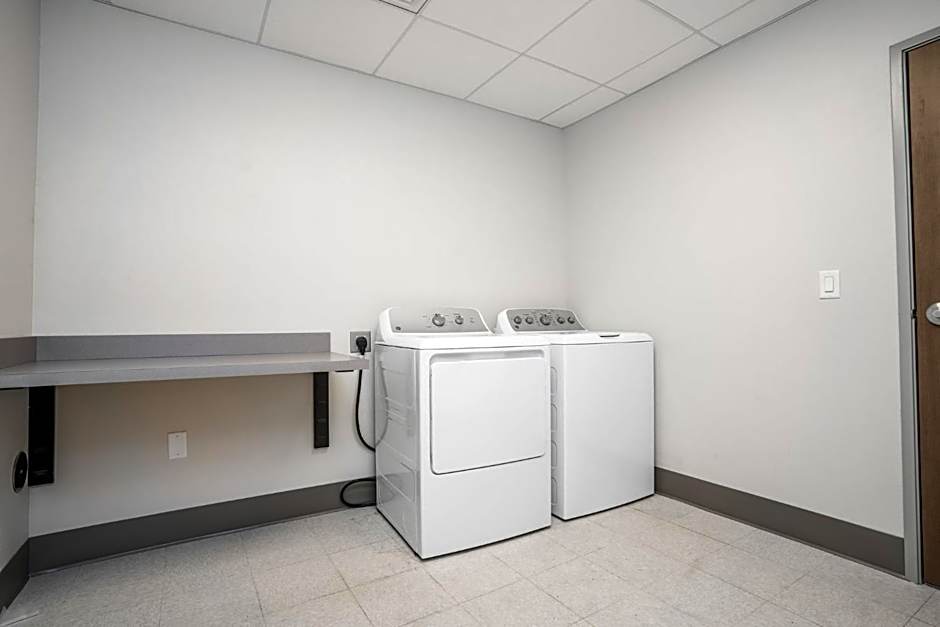 Holiday Inn Express & Suites Cedar Rapids NW - Marion By IHG