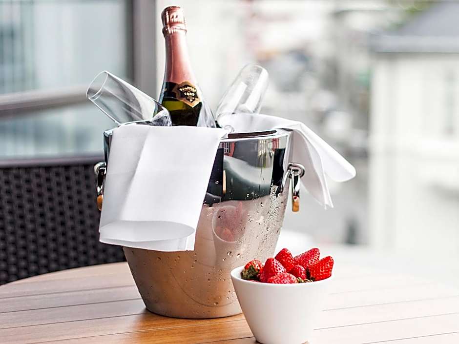 Black Pearl Apartment Hotel