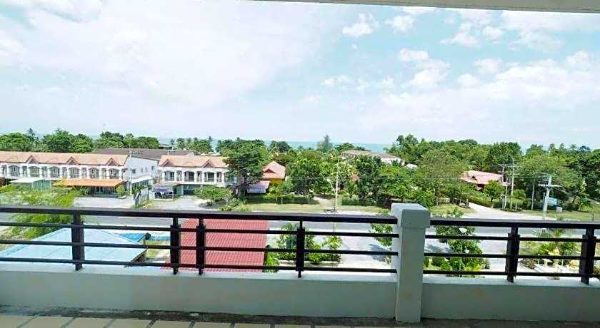 Sea Mountain Khanom Hotel