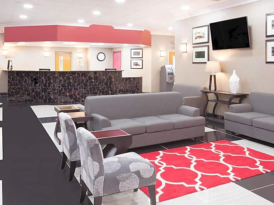 Ramada Plaza by Wyndham Chicago North Shore