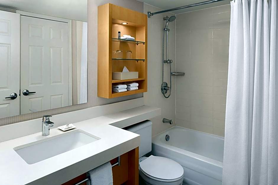 Delta Hotels by Marriott Whistler Village Suites