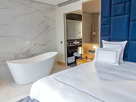 Panorama Executive Suite