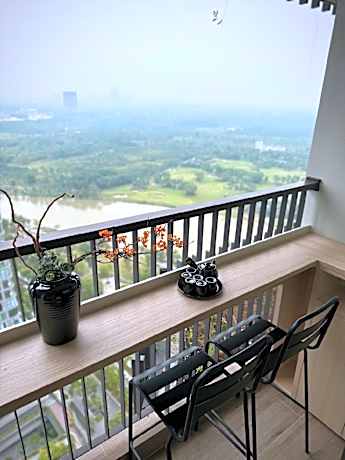 Artist peacefully amazing lake view Onsen Ecopark