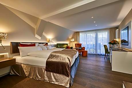 Junior Suite with Lake View