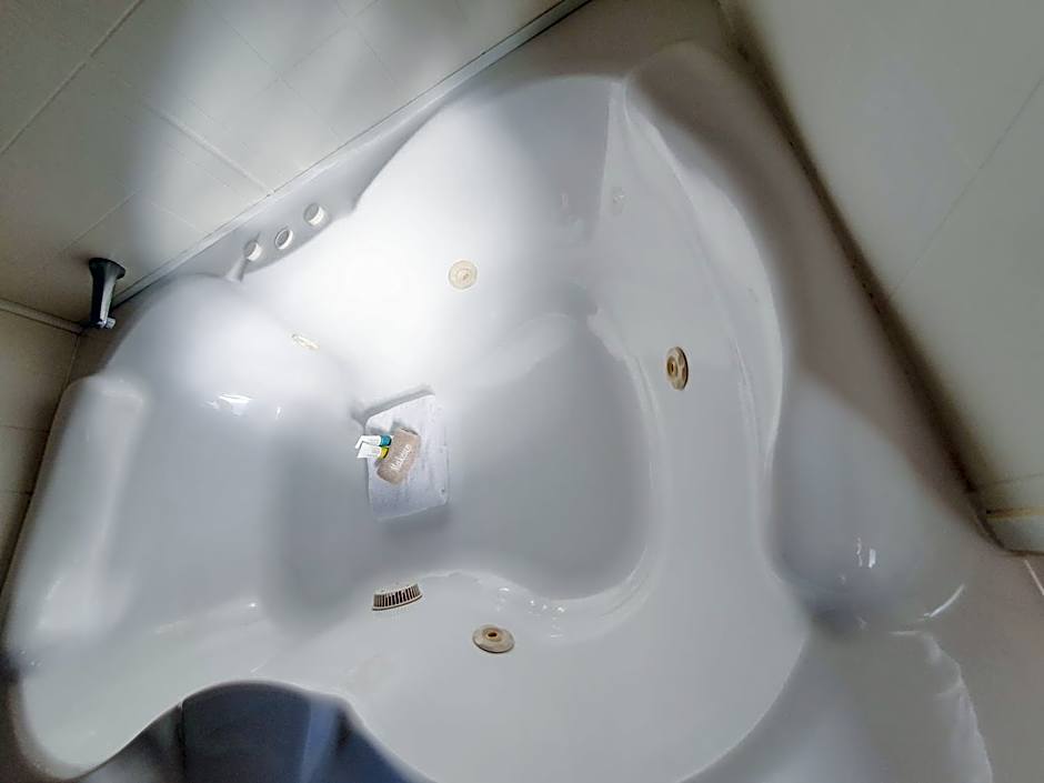 Fitzherbert Castle Motel