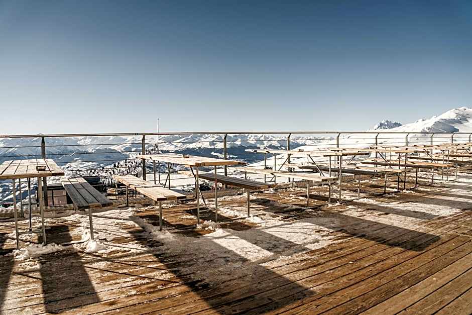 GALAAXY Mountain Hostel