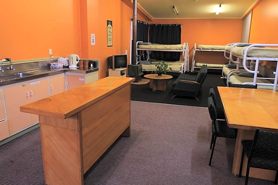 Bazils hostel & Surf School