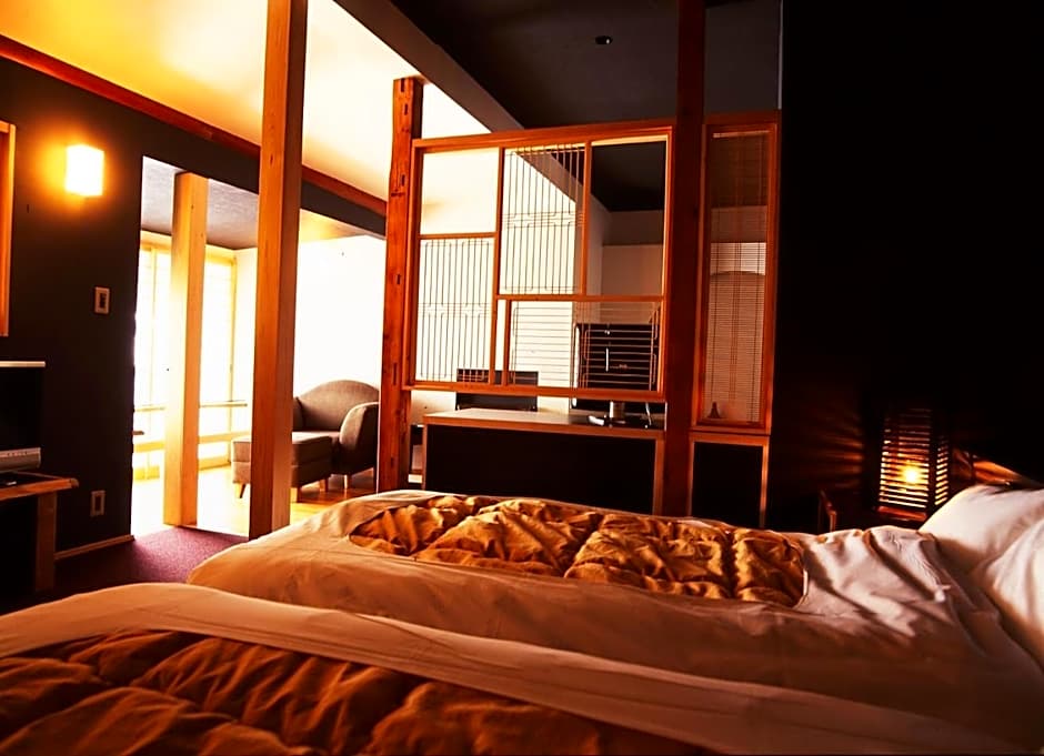 AKARI et KAORI formerly Taizanso