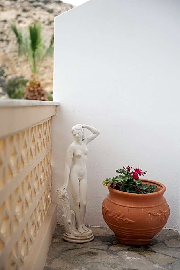 Tsaner Apartment and Rooms