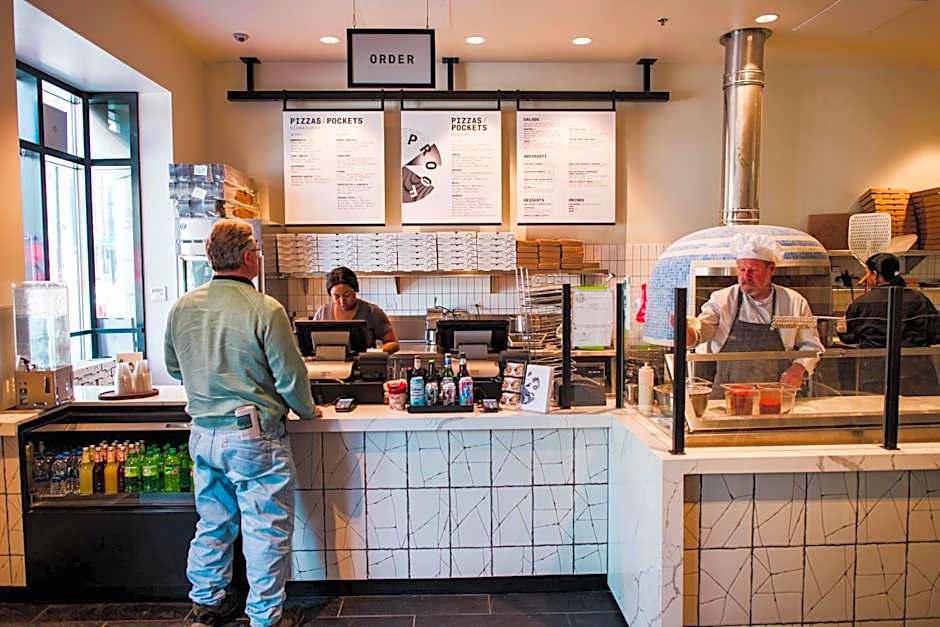 Saint Kate - The Arts Hotel