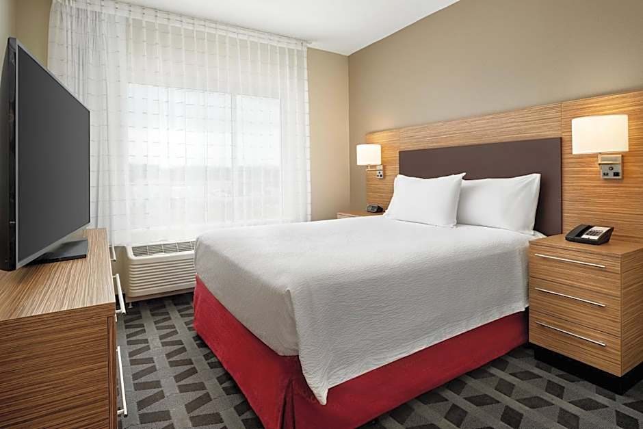 Photo 1 of 8 of 1 Bedroom 1 Queen Bed with Sofabed Suite